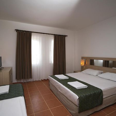 Malibu Resort Кемер Екстериор снимка
