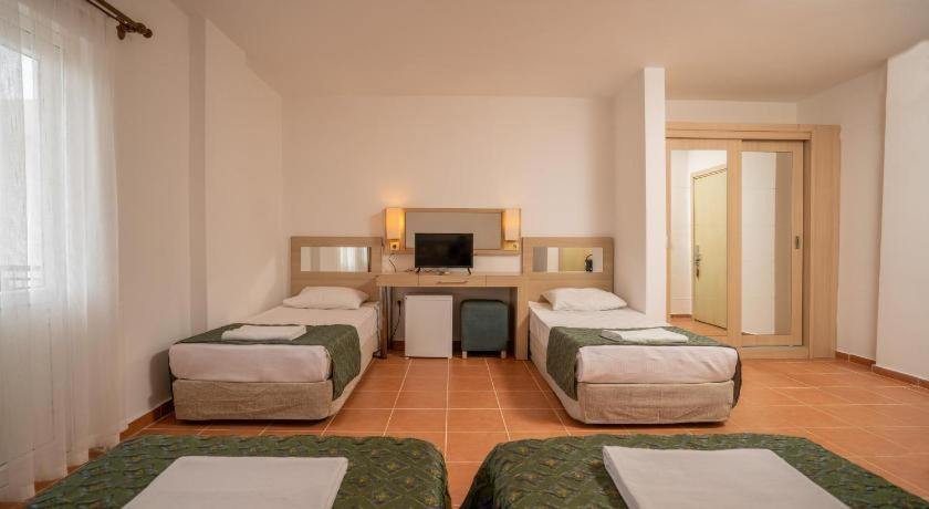 Malibu Resort Кемер Екстериор снимка