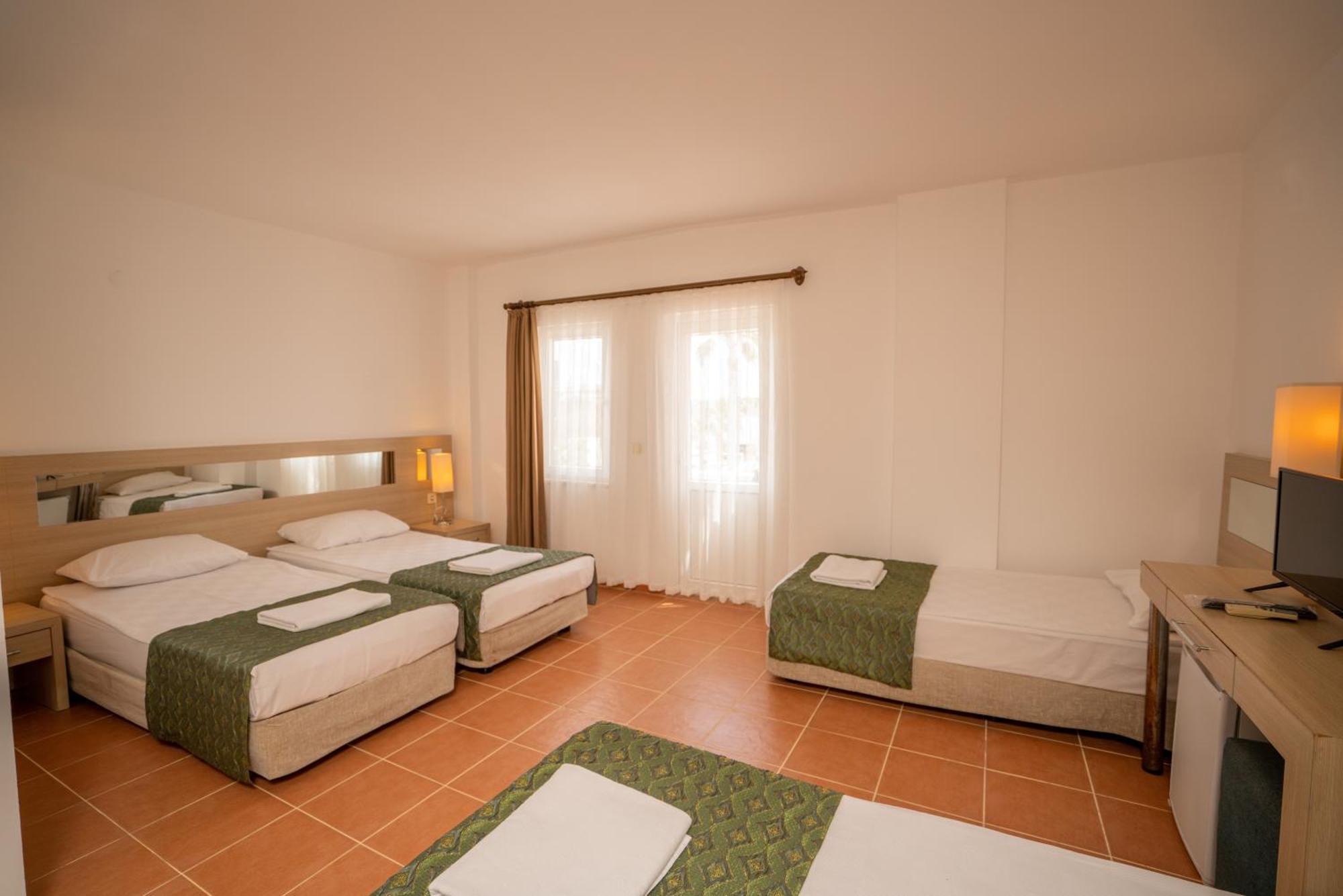 Malibu Resort Кемер Екстериор снимка