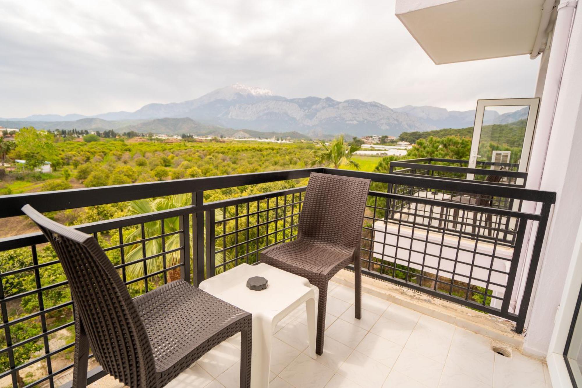 Malibu Resort Кемер Екстериор снимка